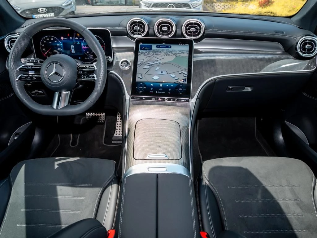 Mercedes-Benz-GLC 300 d-image-13
