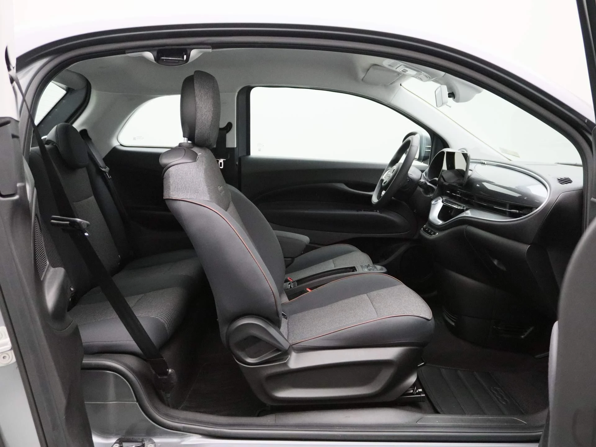 Fiat-500e-image-30