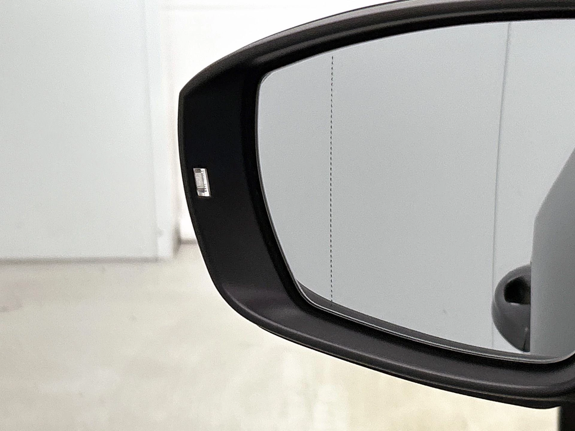 Volkswagen-T-Roc-image-21