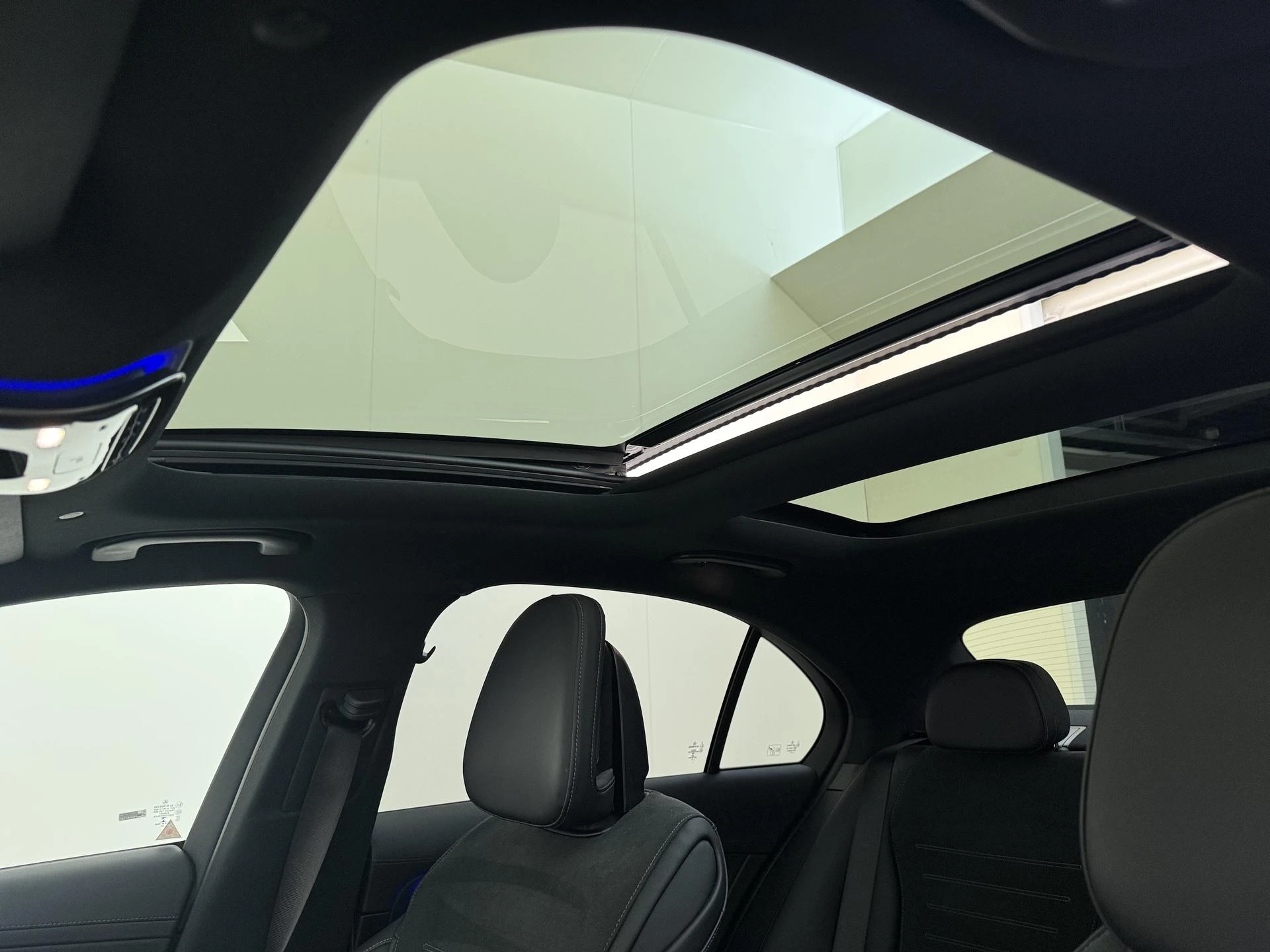 Mercedes-Benz-C-Klasse-image-28