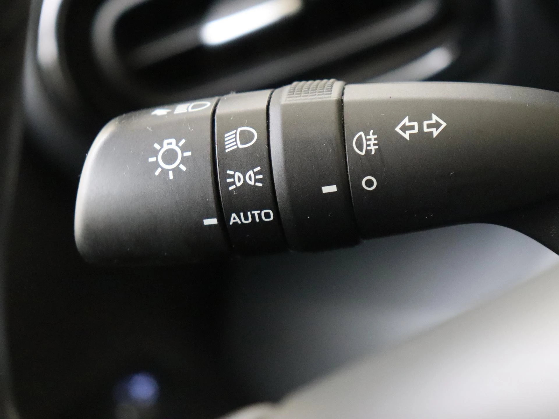 Toyota-Yaris-image-24