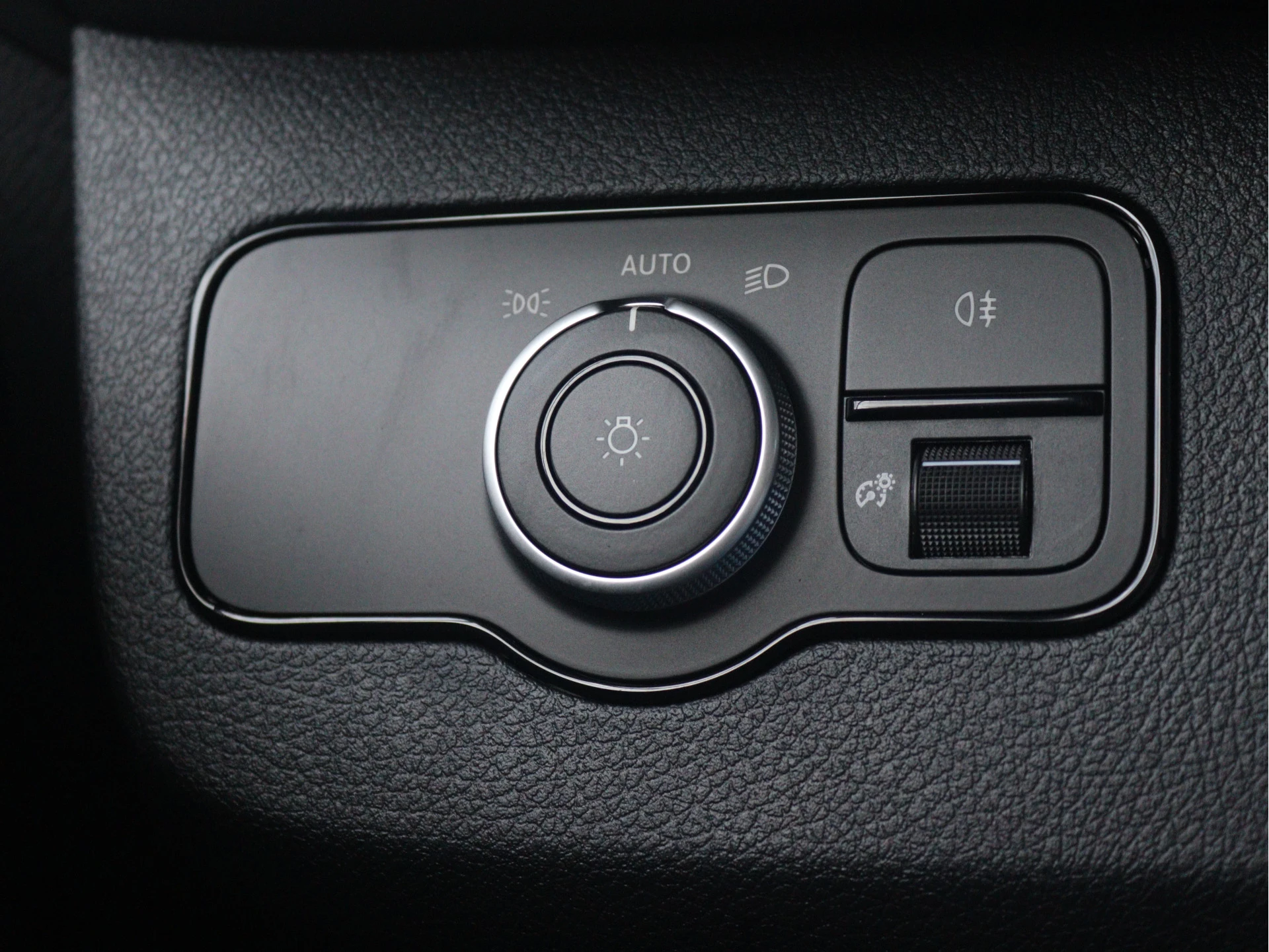 Mercedes-Benz-Sprinter-image-13