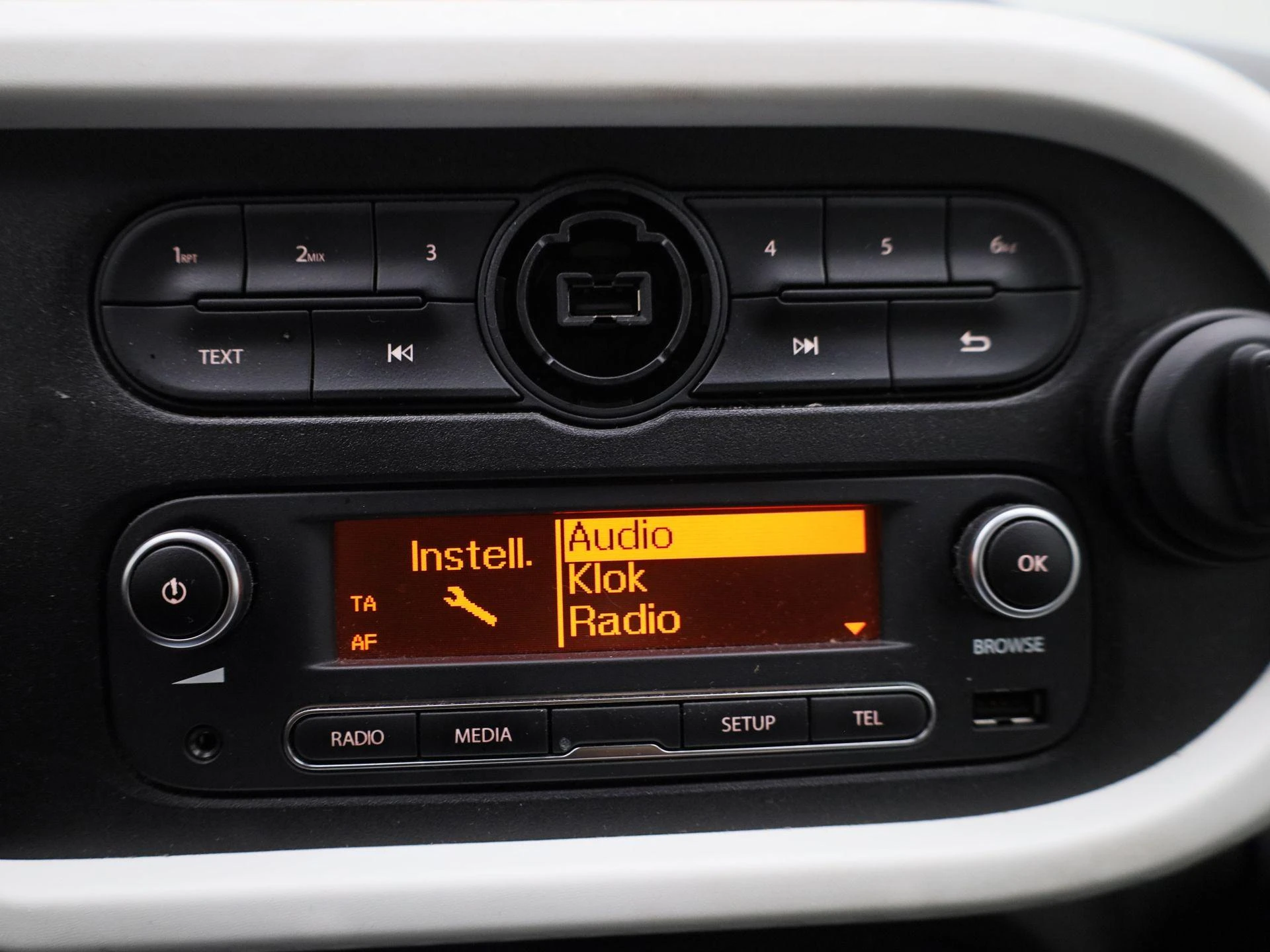 Renault-Twingo-image-21