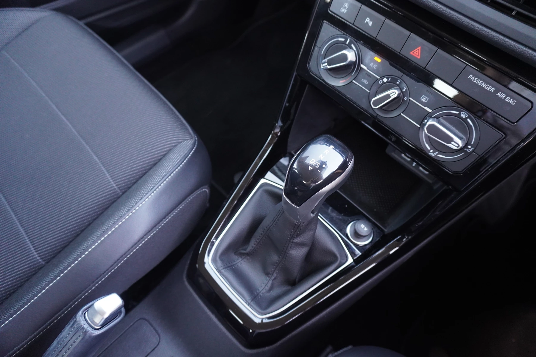 Volkswagen-T-Cross-image-43