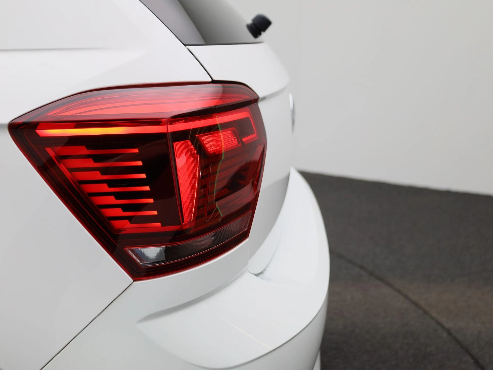 Volkswagen-Polo-image-46