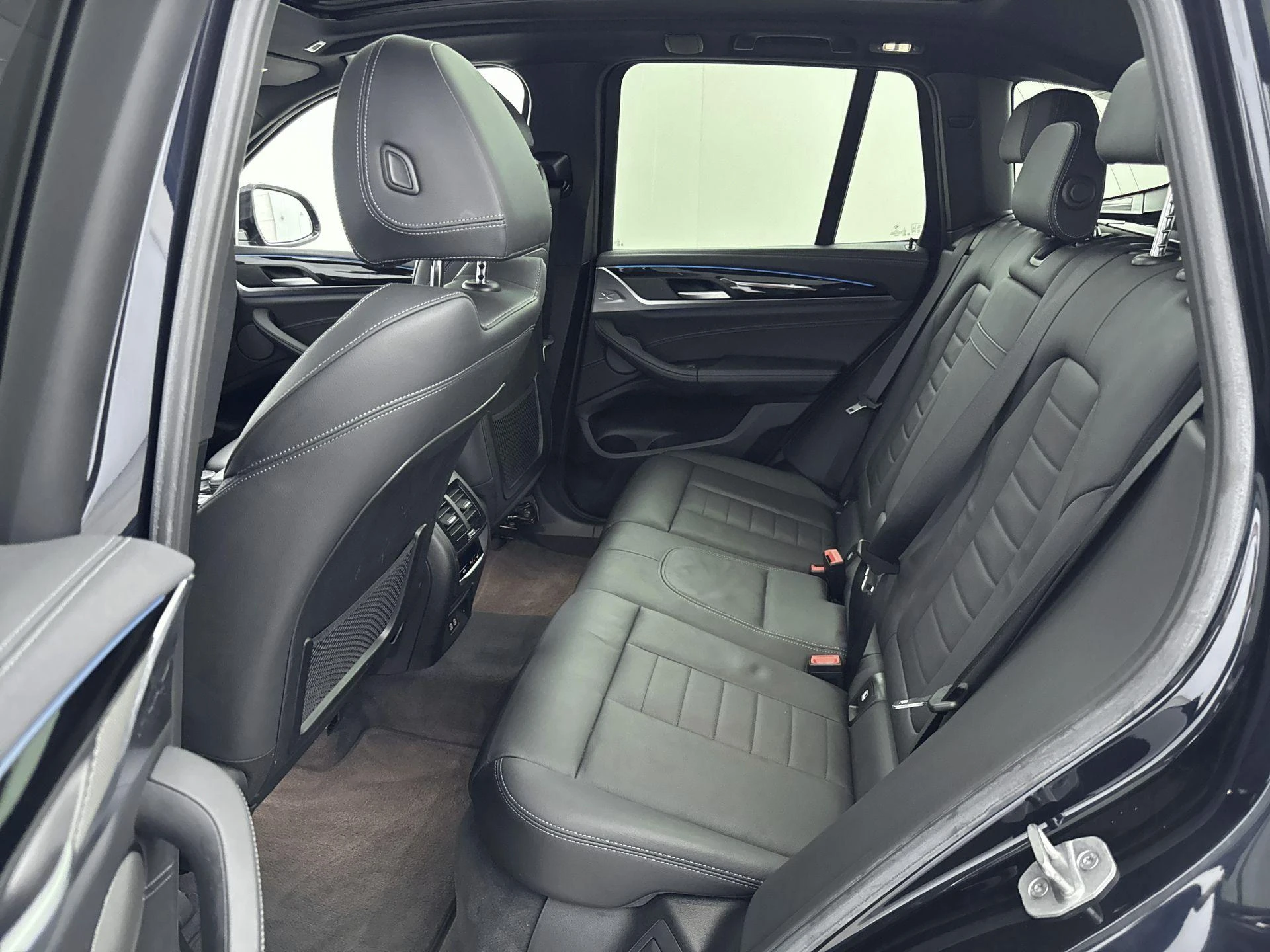 BMW-iX3-image-25
