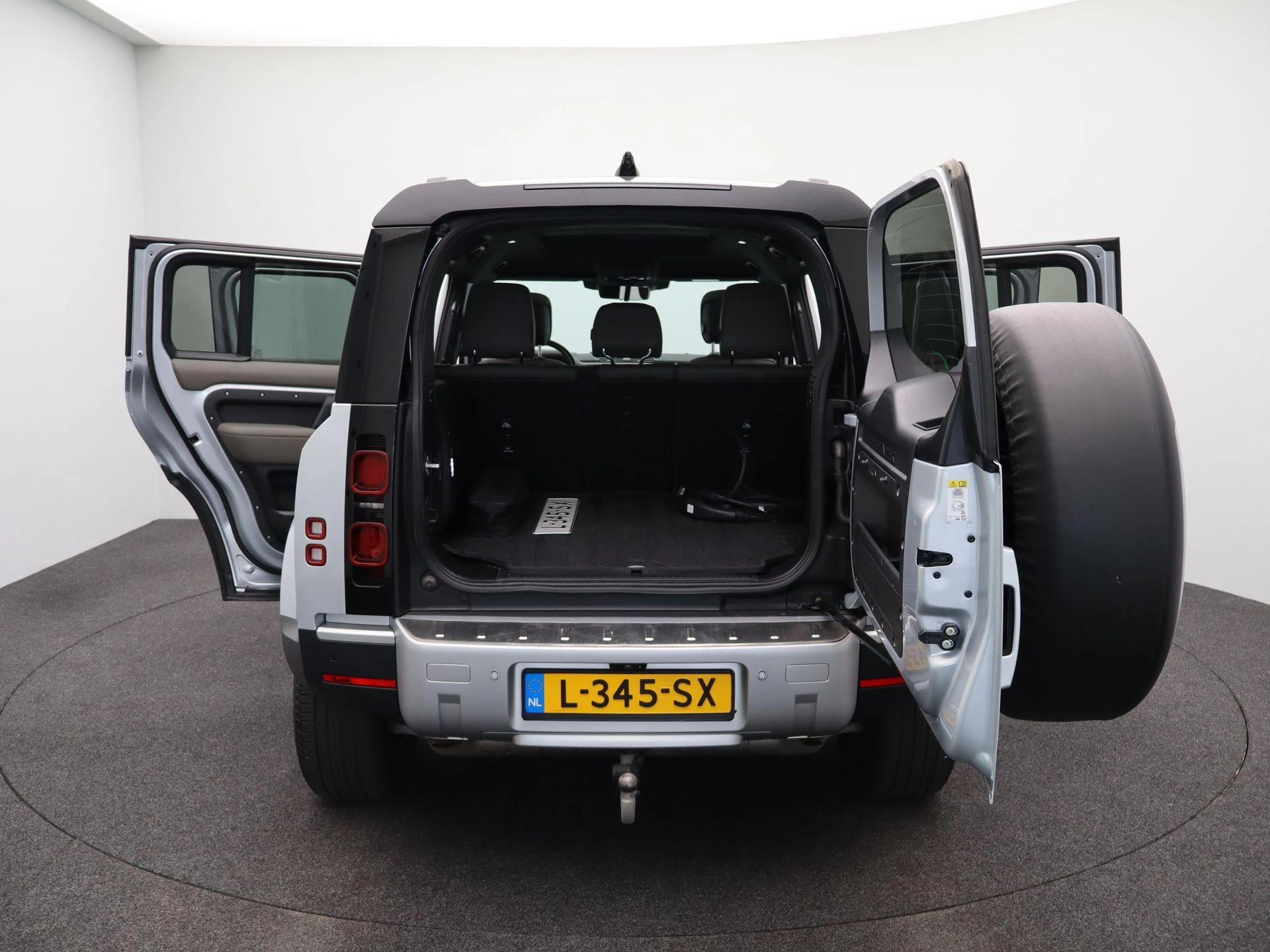 Land Rover-Defender-image-13