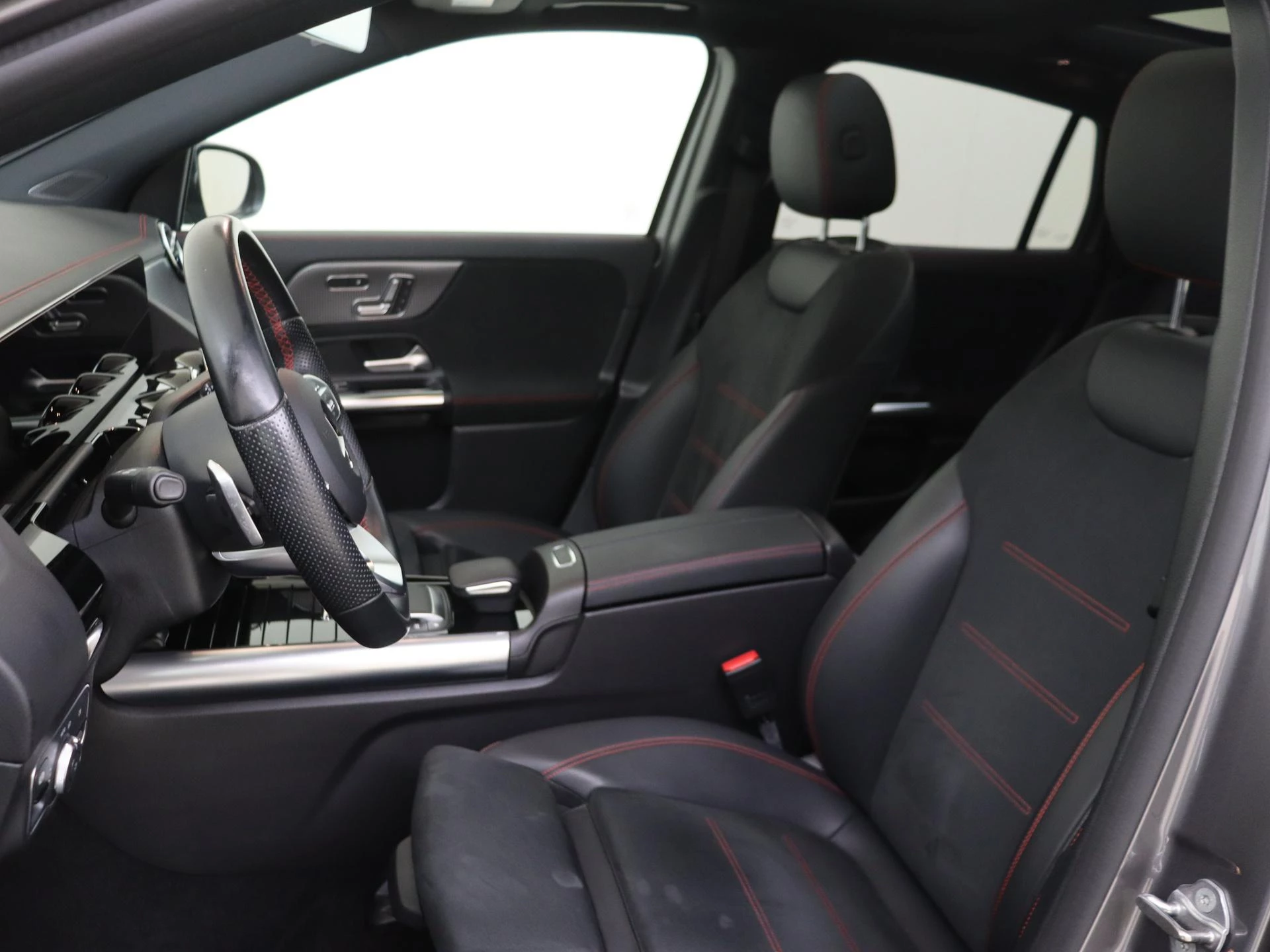 Mercedes-Benz-EQA-image-11