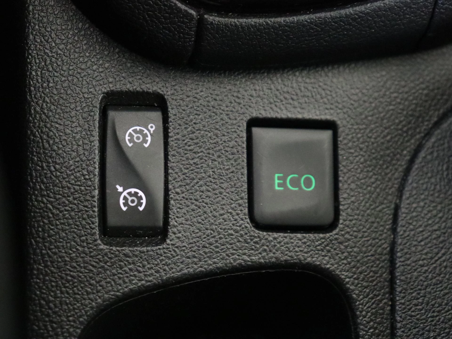 Renault-Clio-image-19