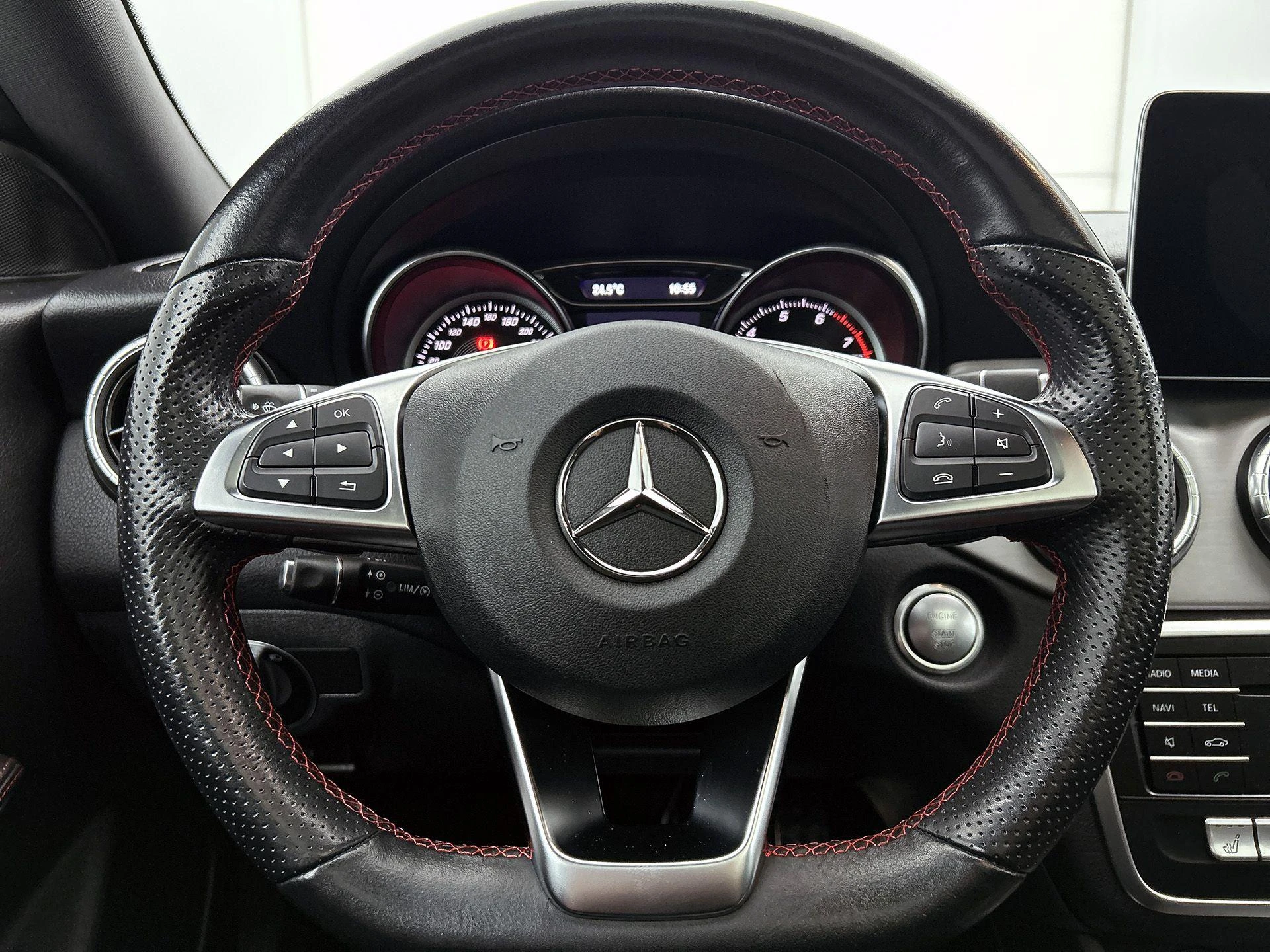 Mercedes-Benz-CLA-image-29