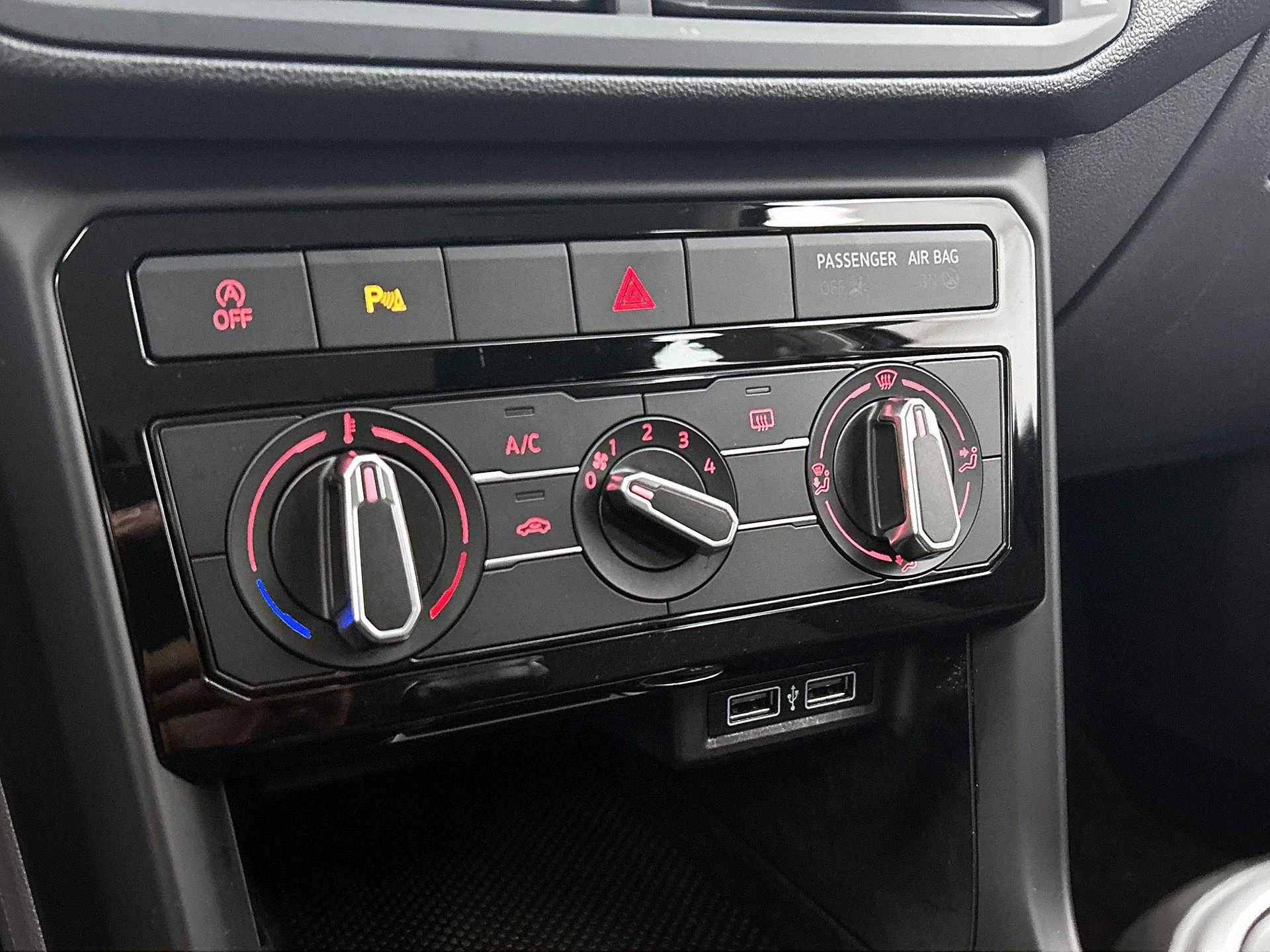 Volkswagen-T-Cross-image-22