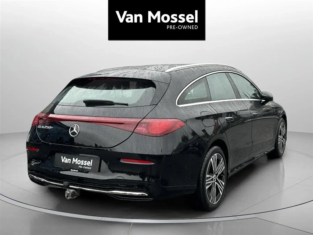 Mercedes-Benz-CLA-image-4