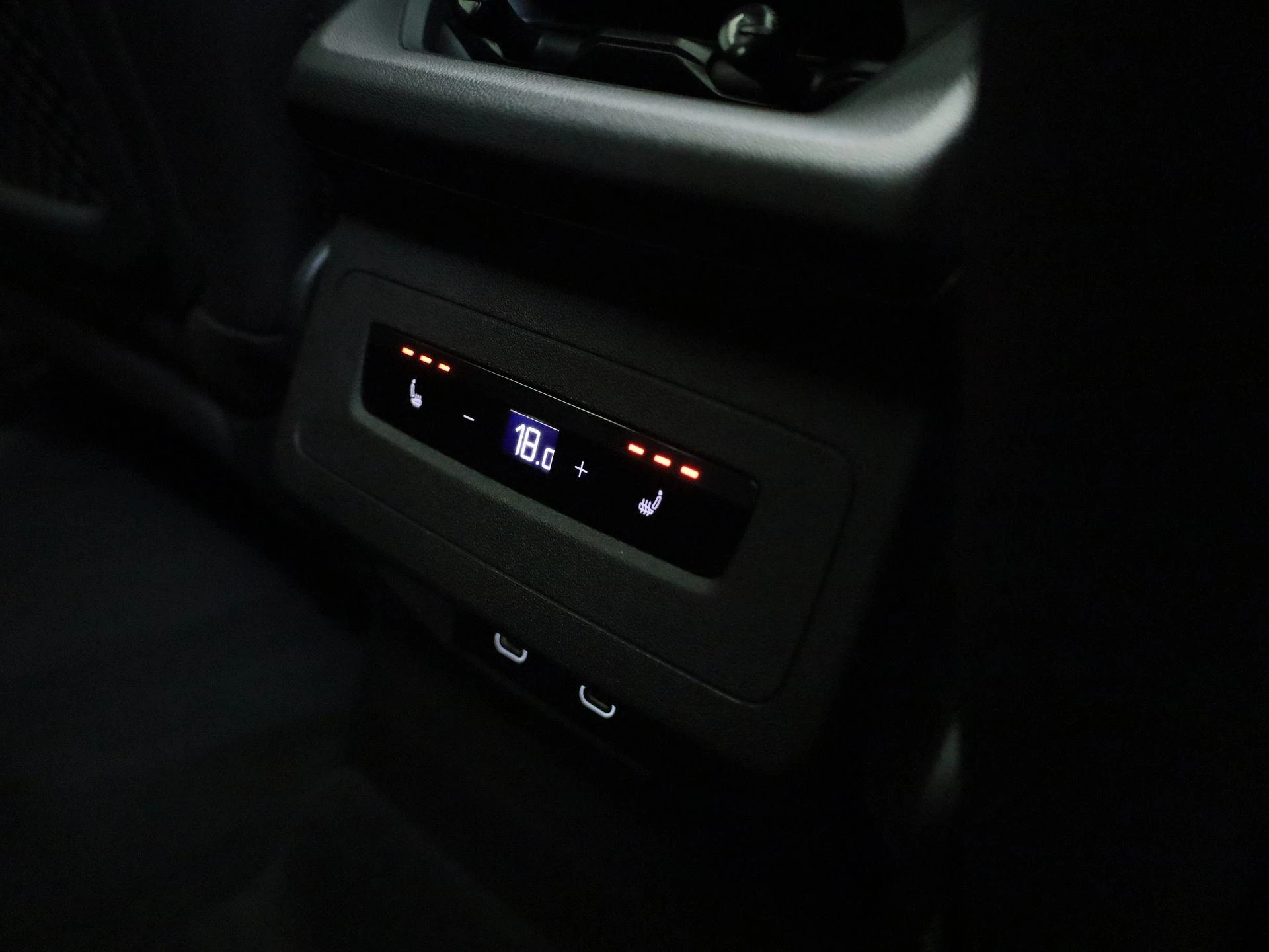 Audi-Q6 e-tron-image-52