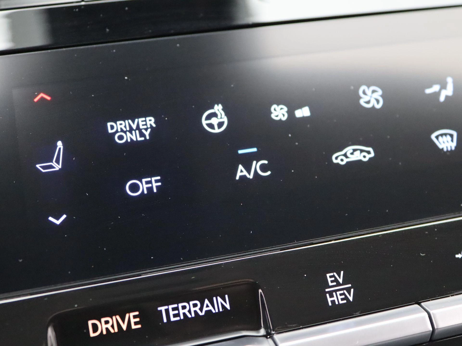 Hyundai-Santa Fe-image-18