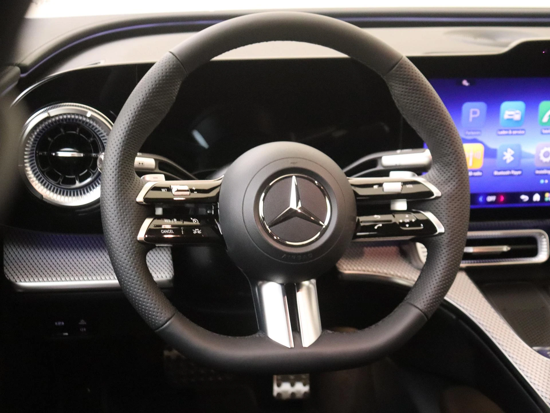 Mercedes-Benz-C-Klasse-image-8