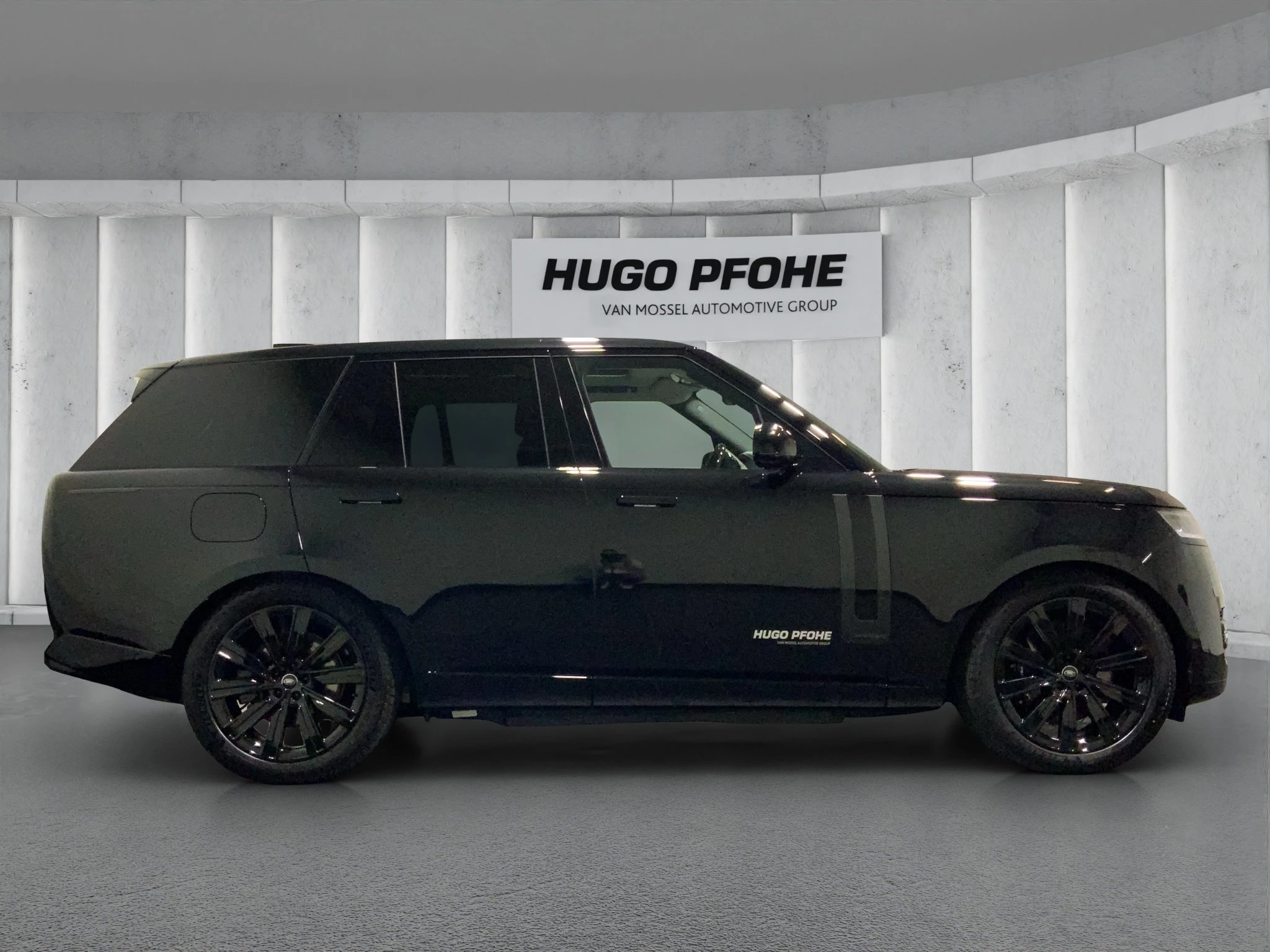 Land Rover-Range Rover-image-5