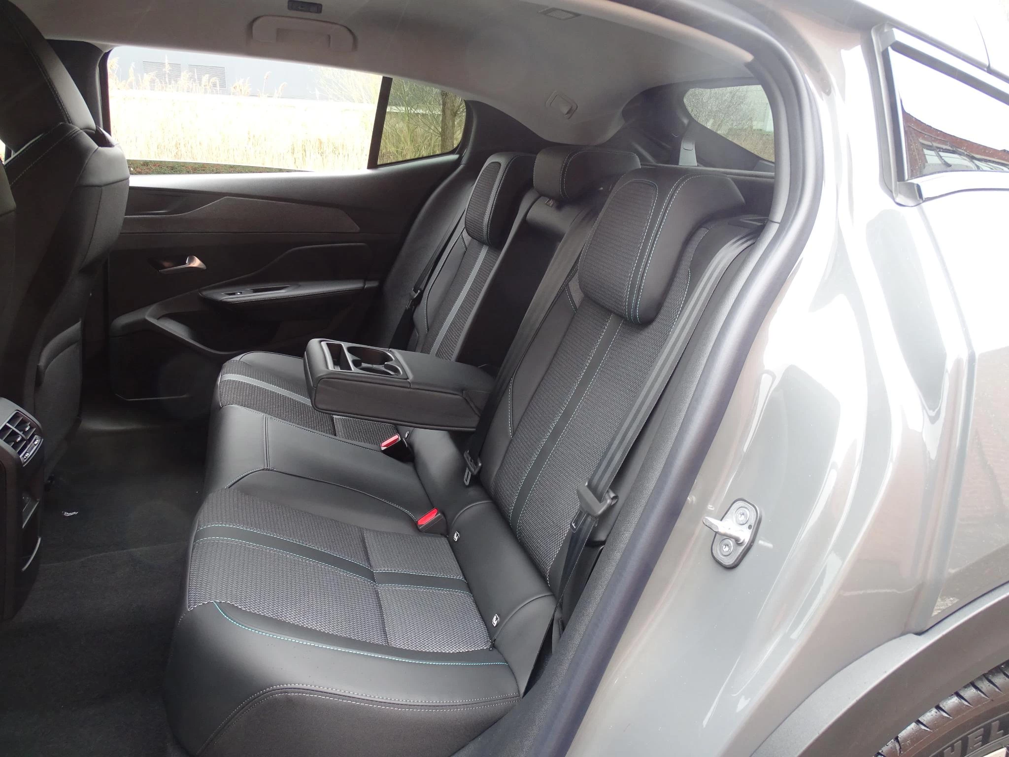 Peugeot-408-image-16