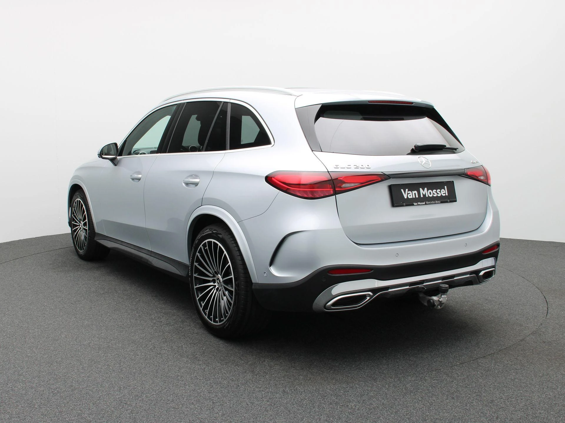 Mercedes-Benz-GLC-image-1