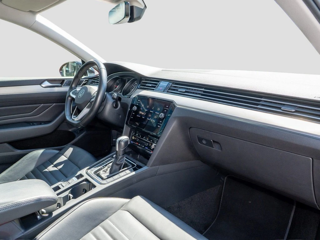 Volkswagen-Passat-image-7