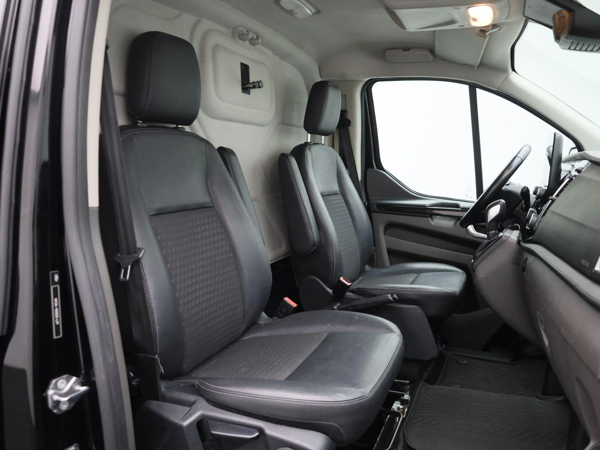 Ford-Transit Custom-image-34