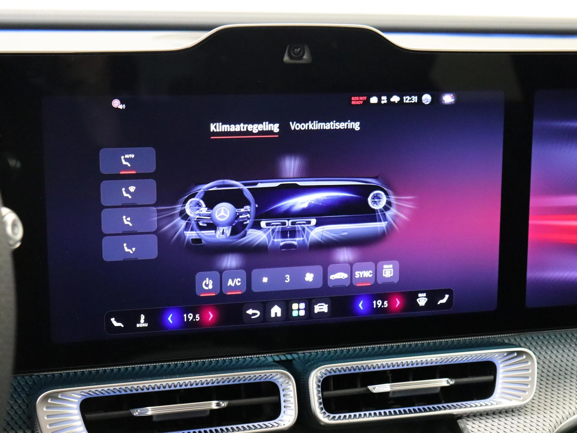 Mercedes-Benz-GLC-image-18