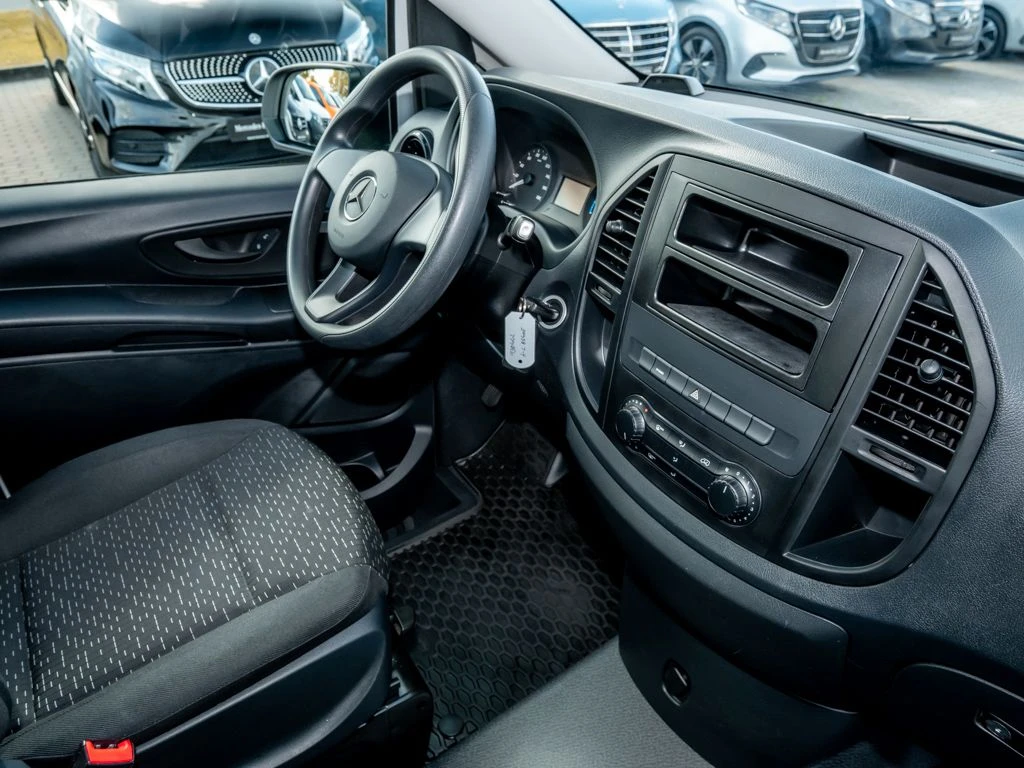 Mercedes-Benz-eVito 111-image-8