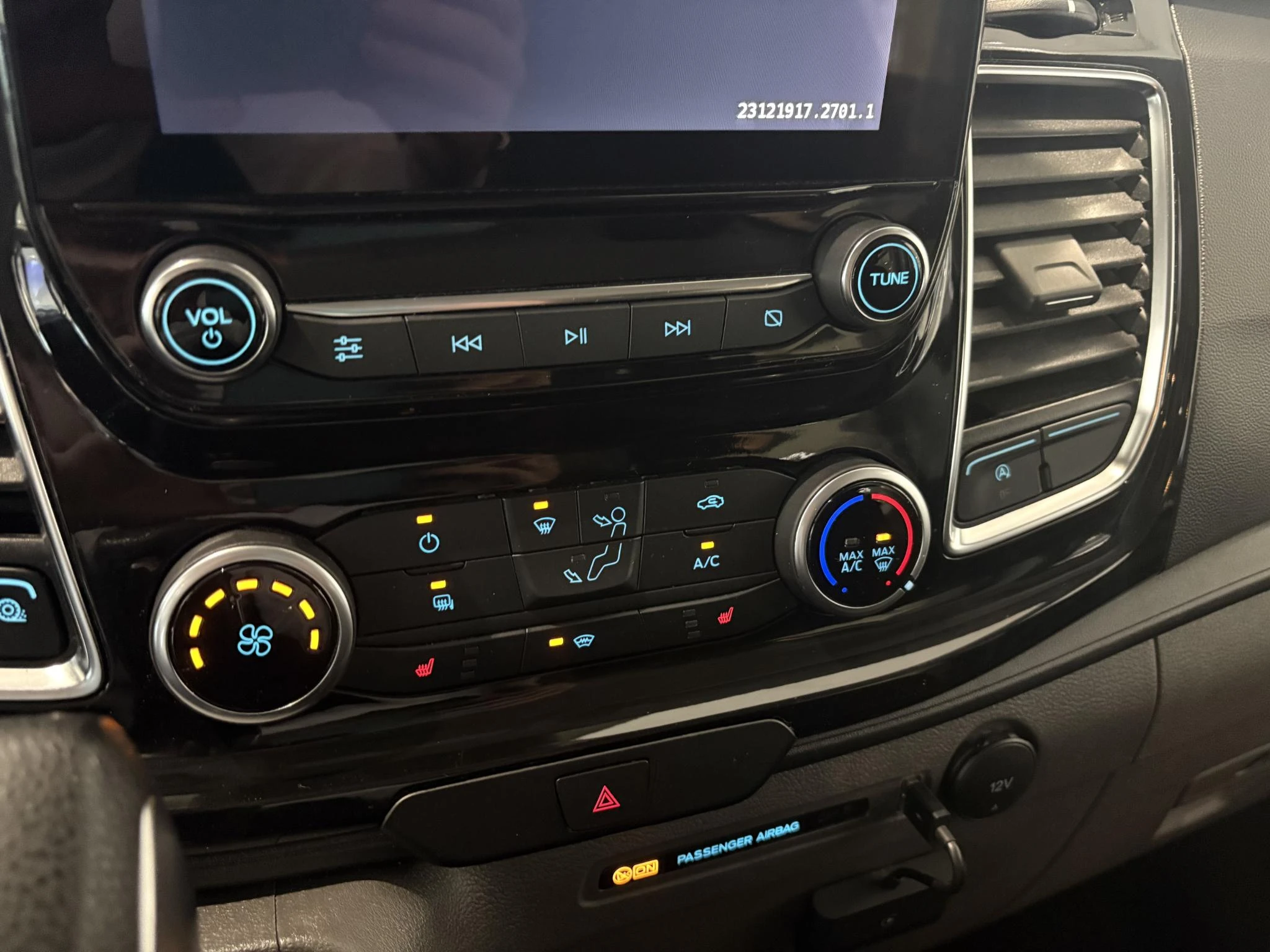 Ford-Transit Custom-image-23