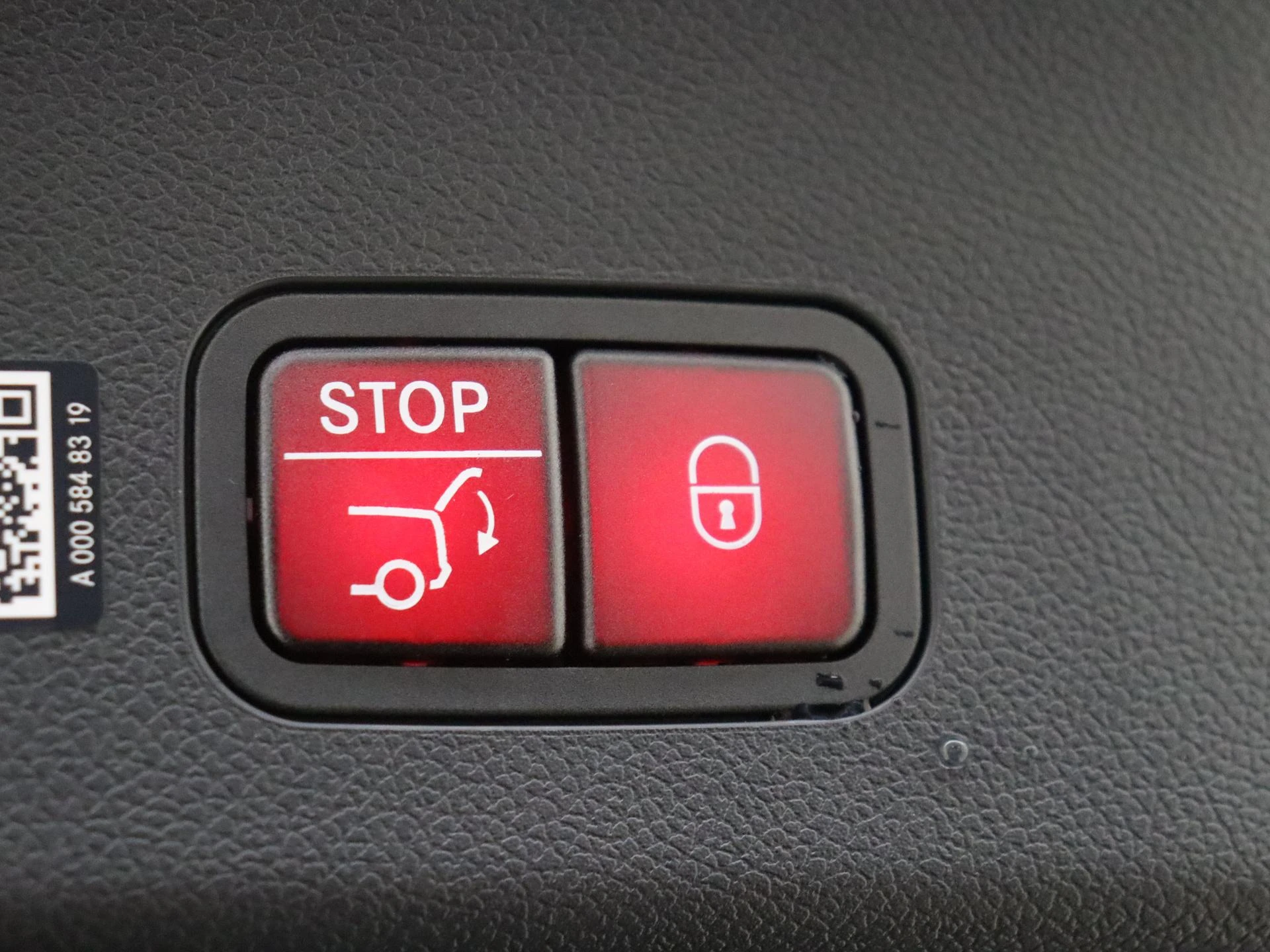 Mercedes-Benz-CLA-image-29