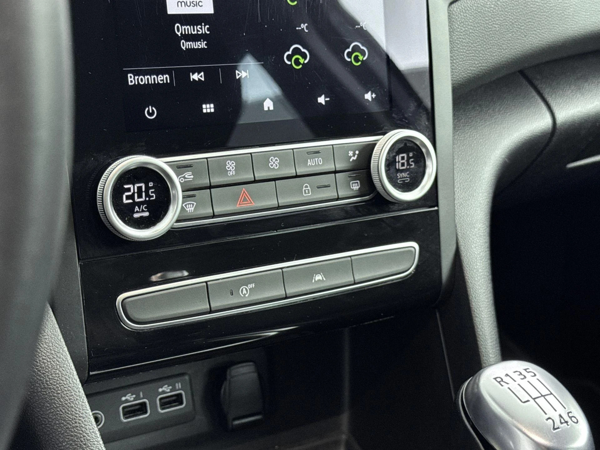 Renault-Mégane Estate-image-14