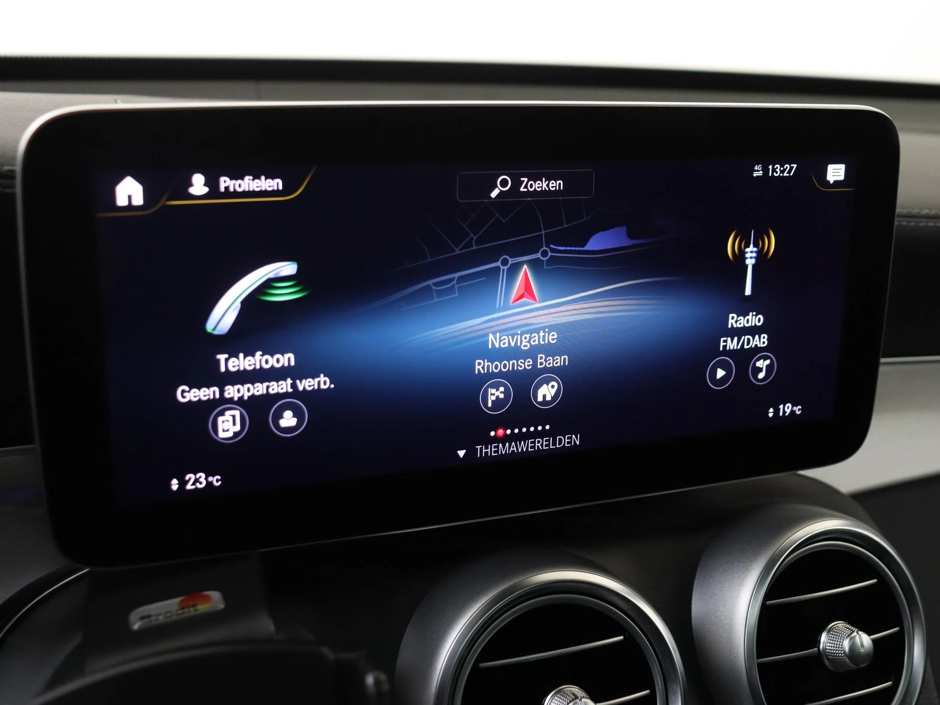 Mercedes-Benz-GLC-image-15