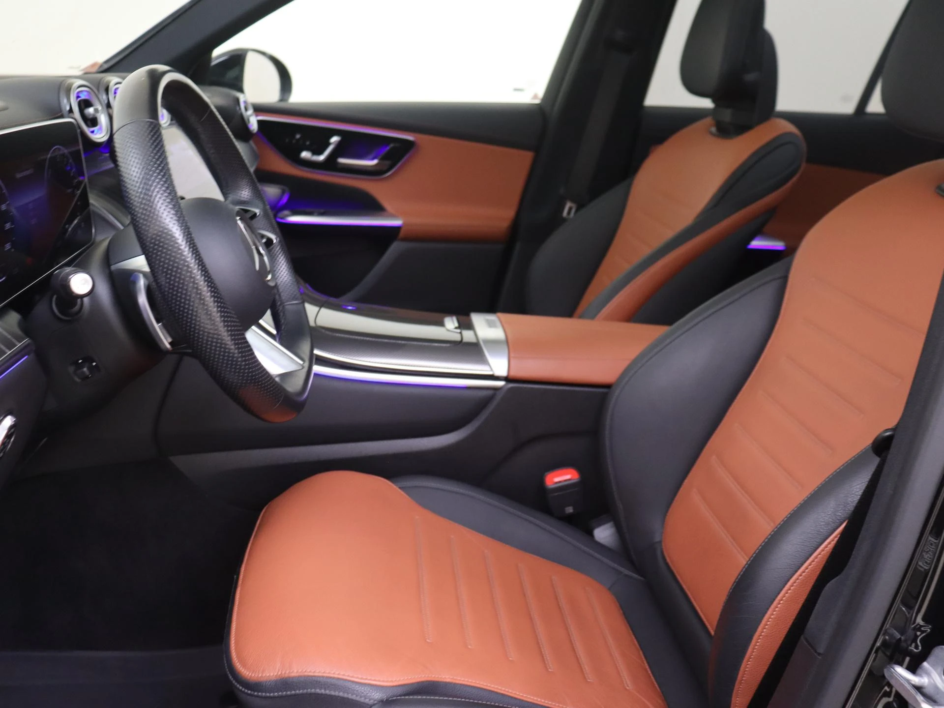 Mercedes-Benz-GLC-image-2