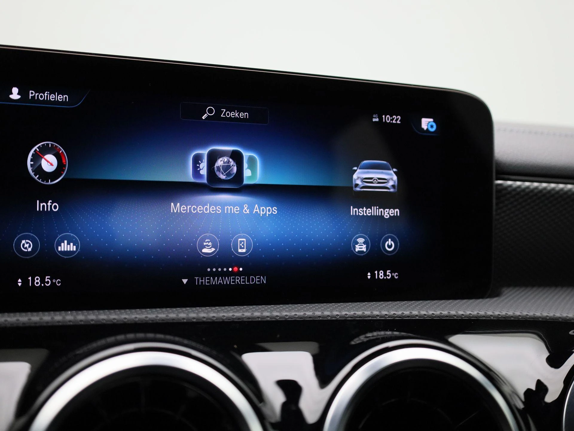 Mercedes-Benz-CLA-image-23