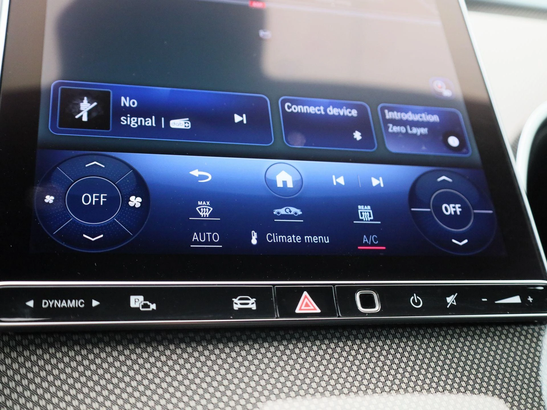 Mercedes-Benz-C-Klasse-image-16