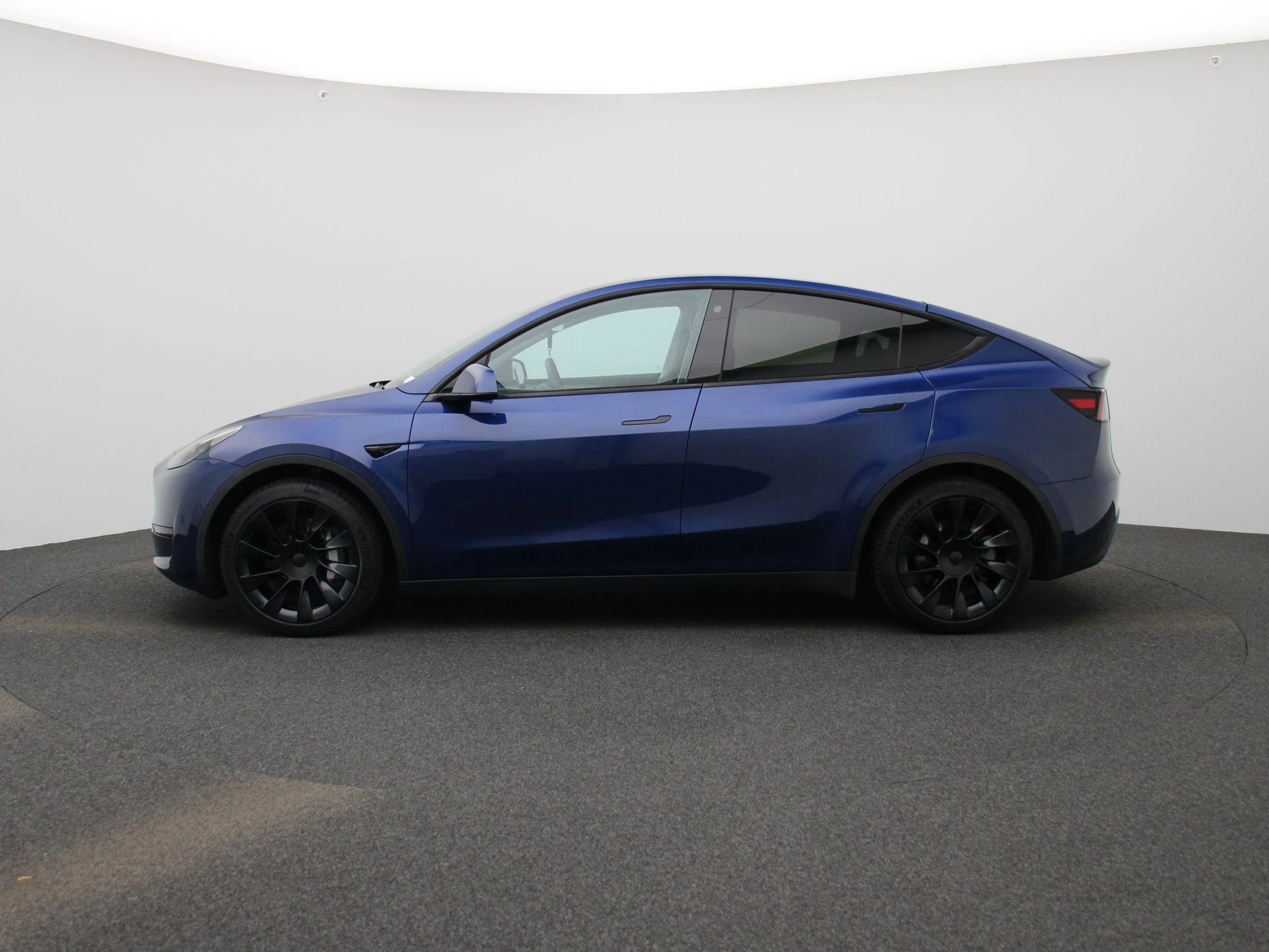 Tesla-Model Y-image-3