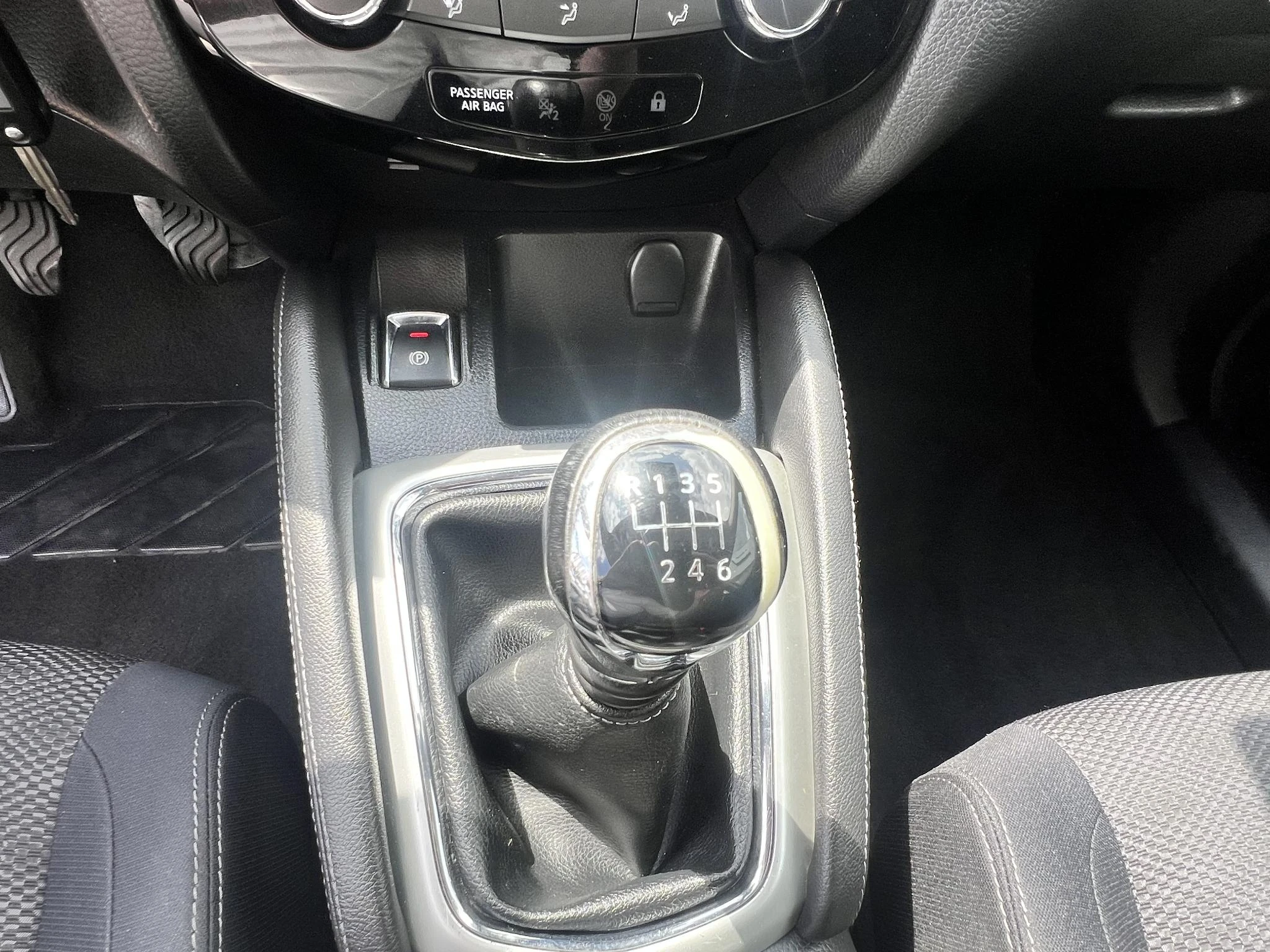 Nissan-QASHQAI-image-12