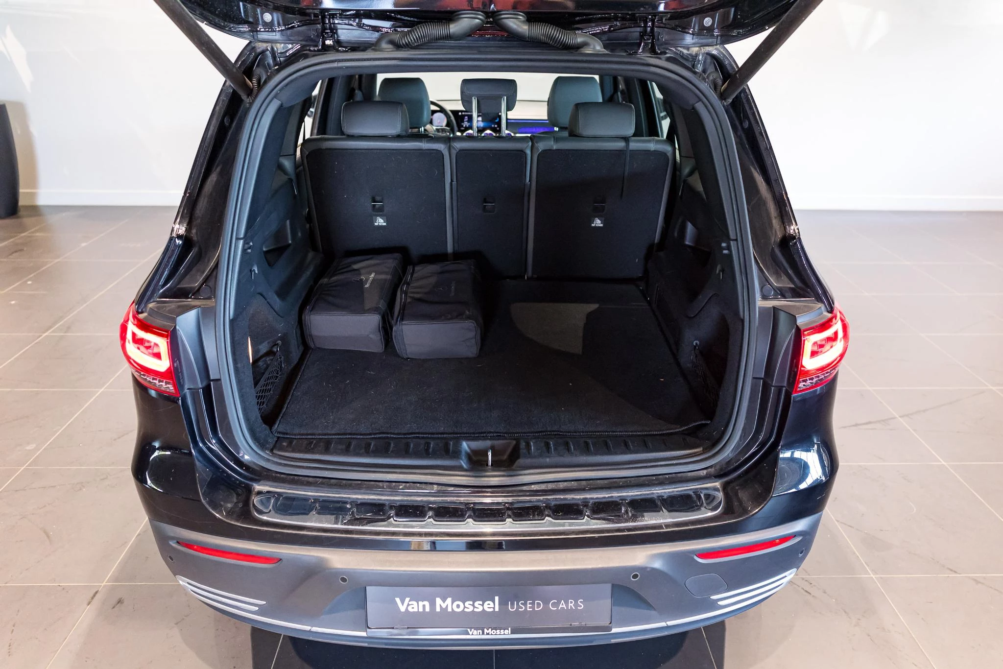 Mercedes-Benz EQB 300 4Matic | Zetelverw. | Sfeerver. | Carplay