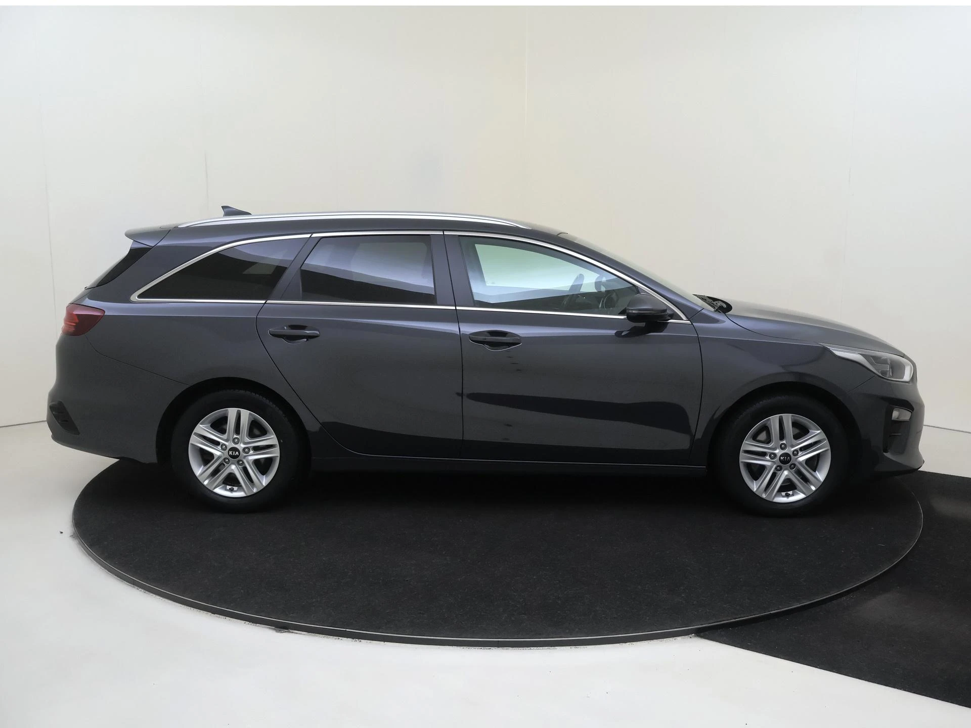 Kia-Ceed Sportswagon-image-8