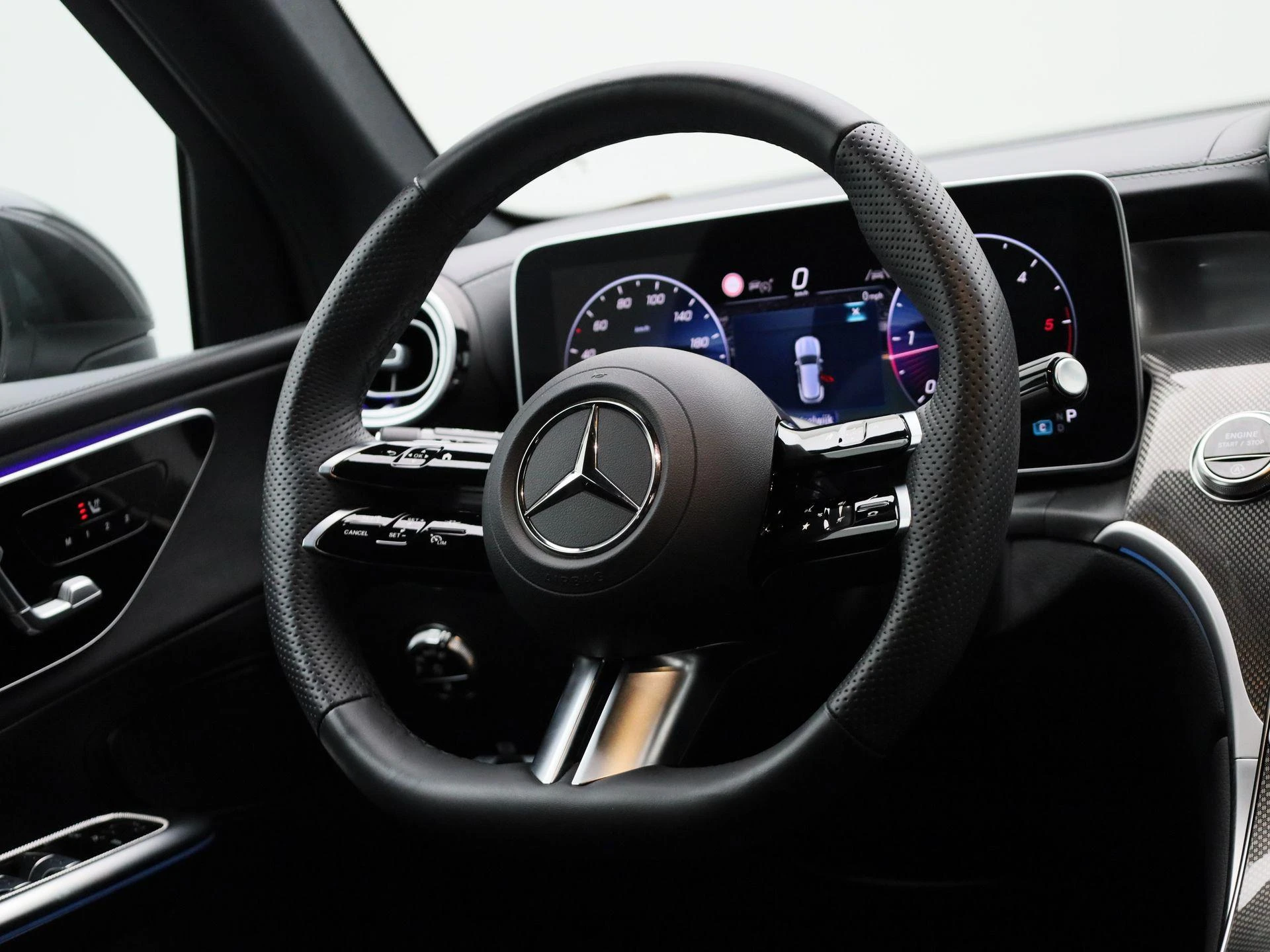 Mercedes-Benz-GLC-image-39