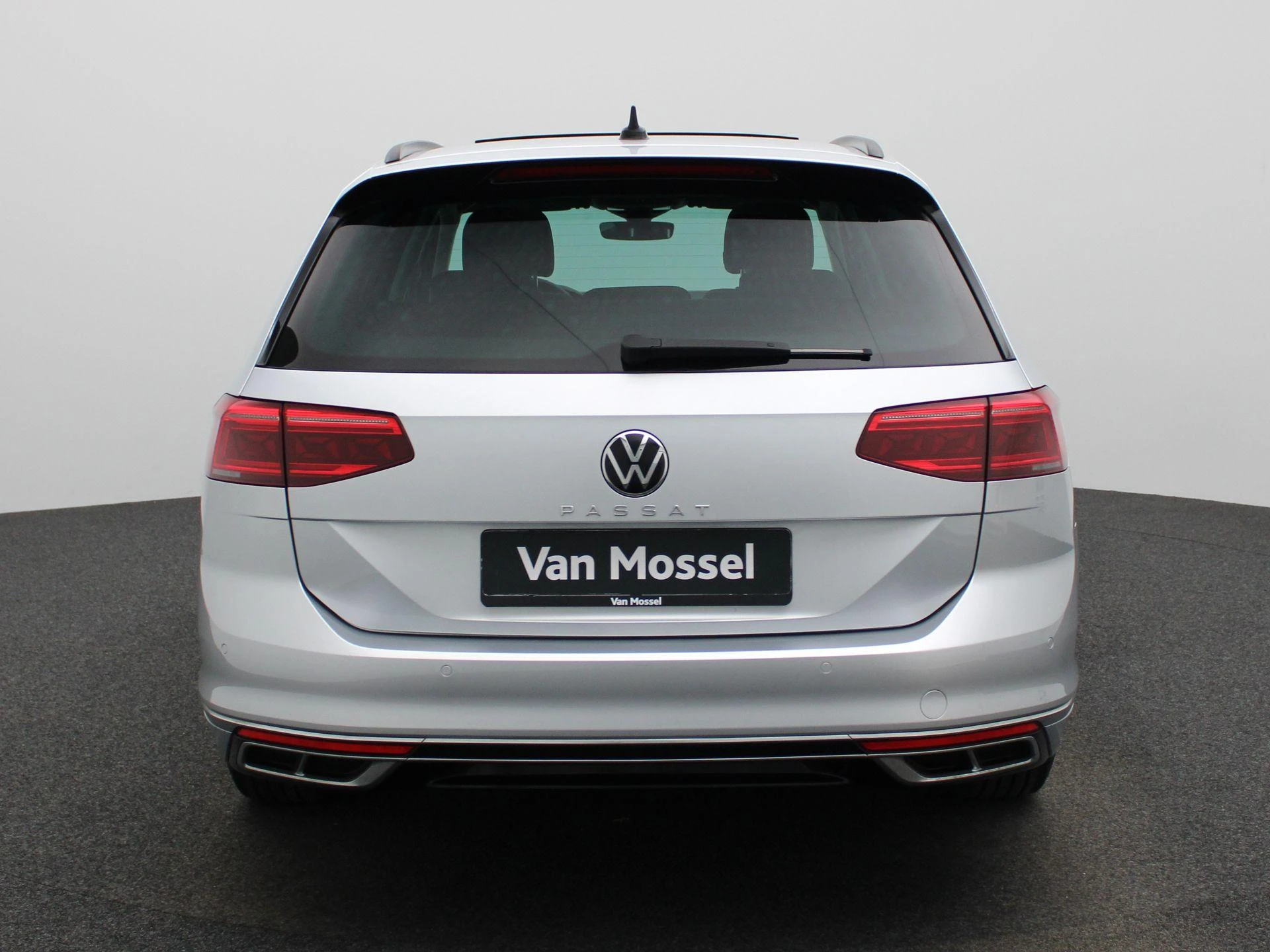 Volkswagen-Passat-image-4