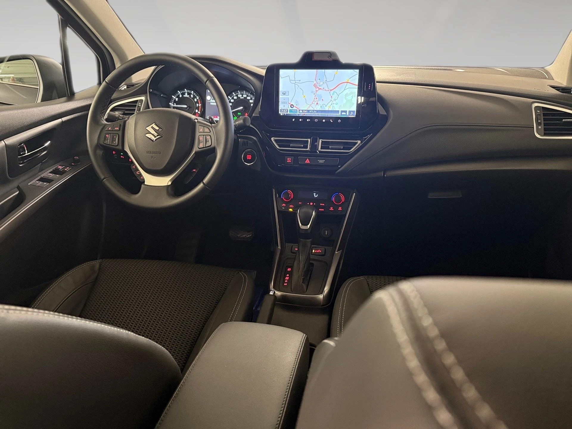 Suzuki-S-Cross-image-5