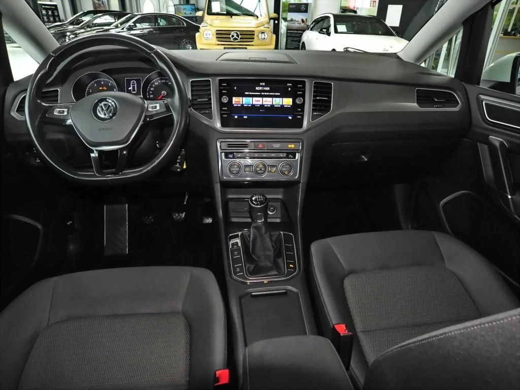 Volkswagen-Golf Sportsvan-image-10
