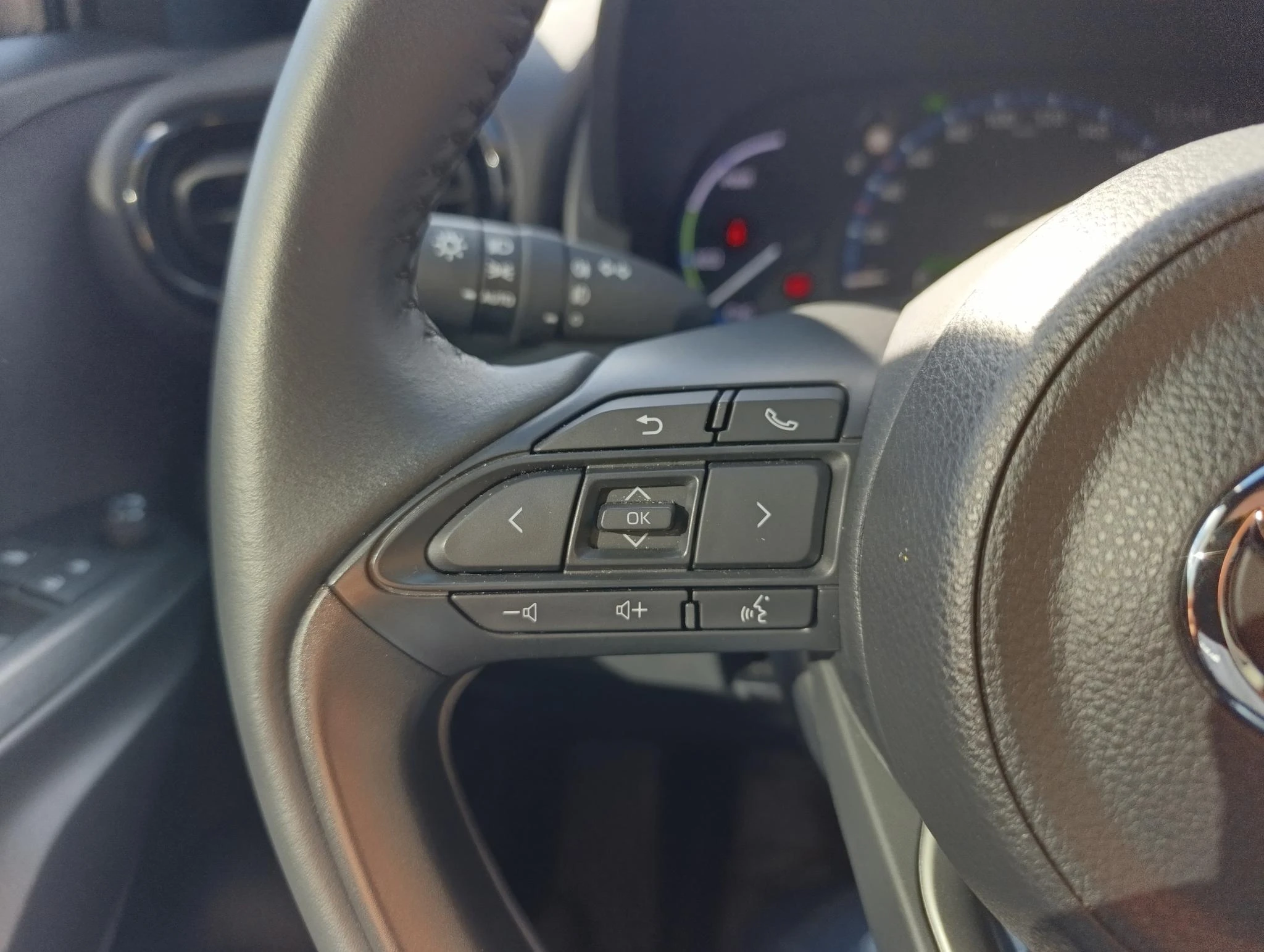 Toyota-Yaris Cross-image-15