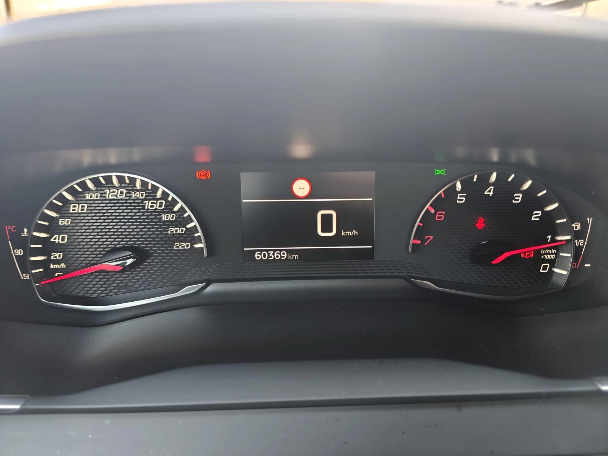 Peugeot 2008 1.2 Puretech 96kW s/s Allure