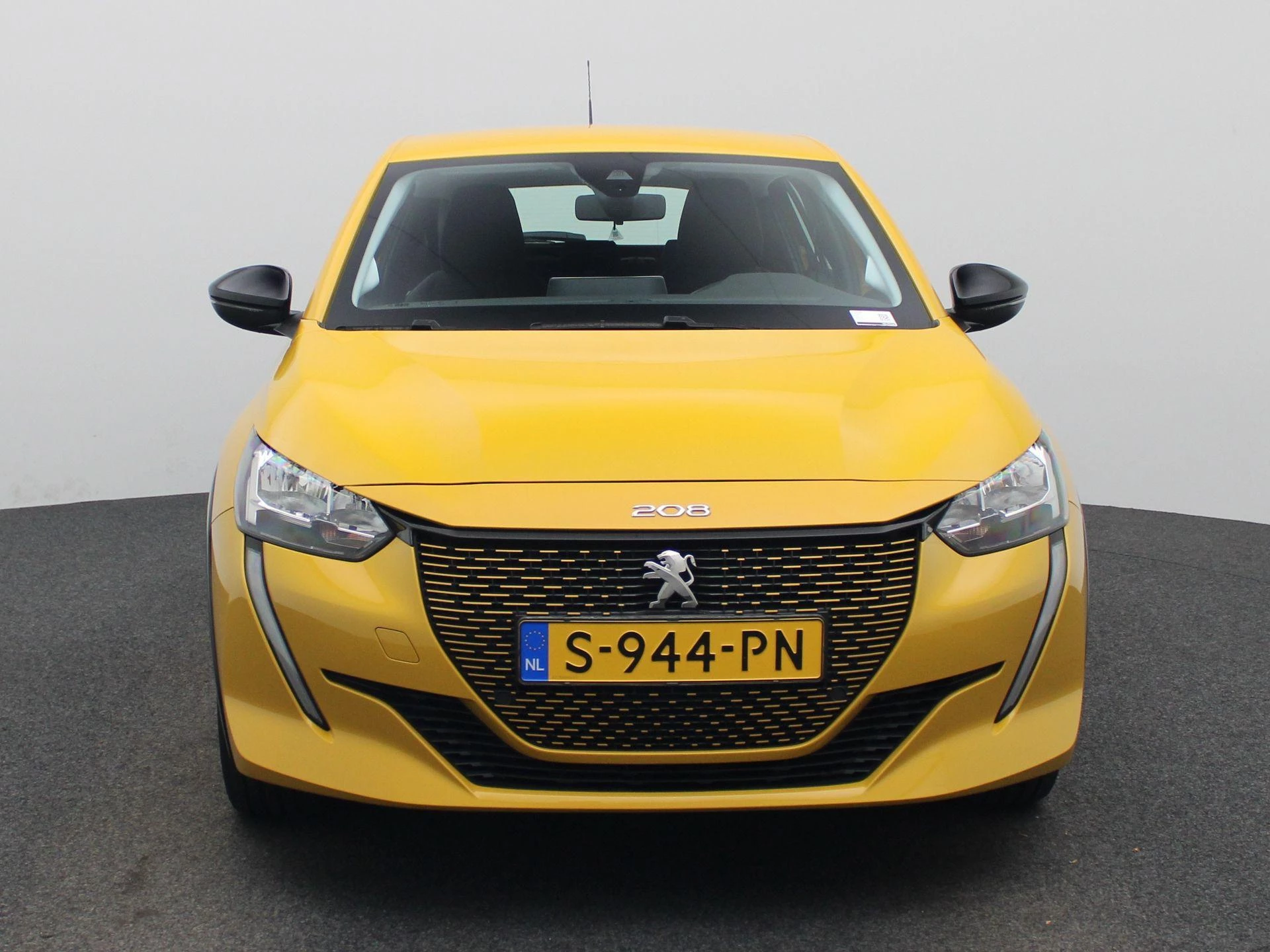 Peugeot-e-208-image-2