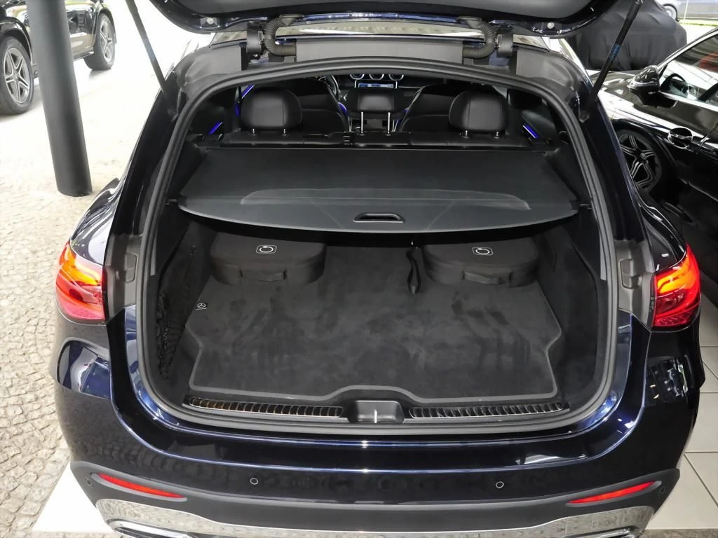 Mercedes-Benz-GLC 300 de-image-15