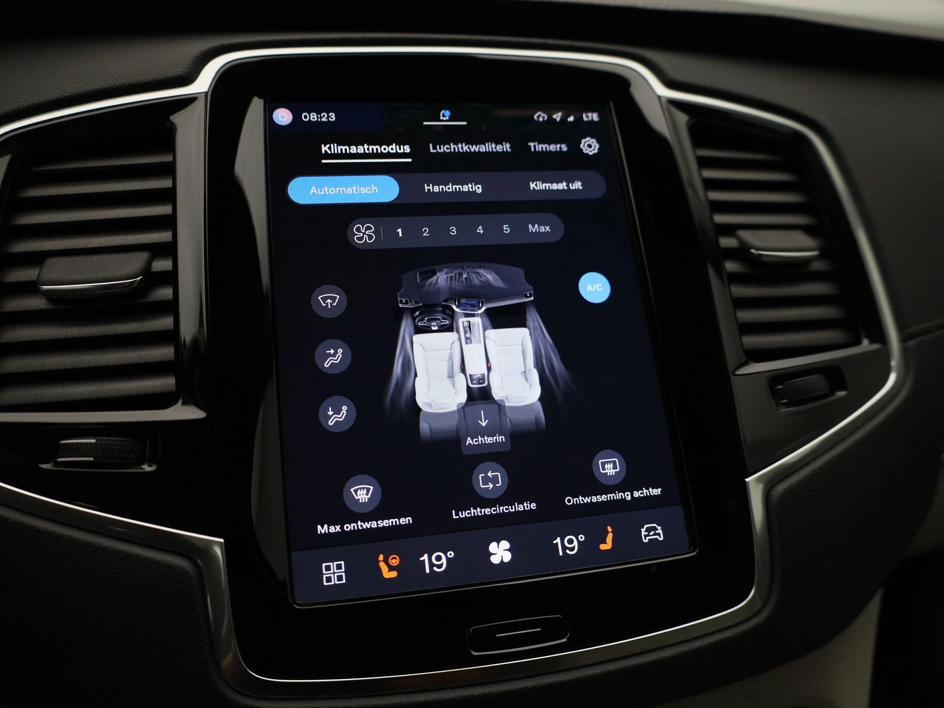 Volvo-XC90-image-26