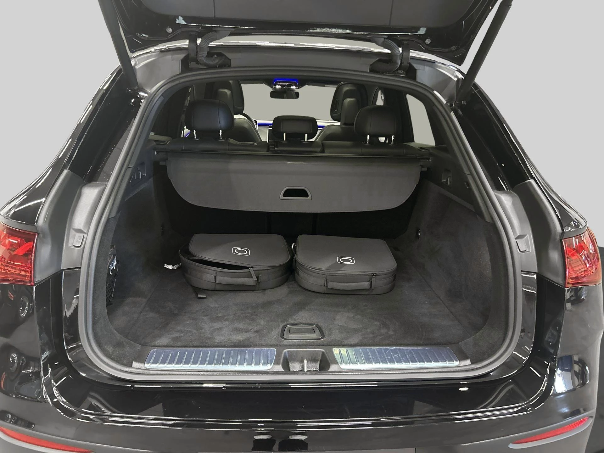 Mercedes-Benz EQE SUV 350 4M AMG Line + PANORAMISCH DAK + TREKHAAK + BURMESTER +