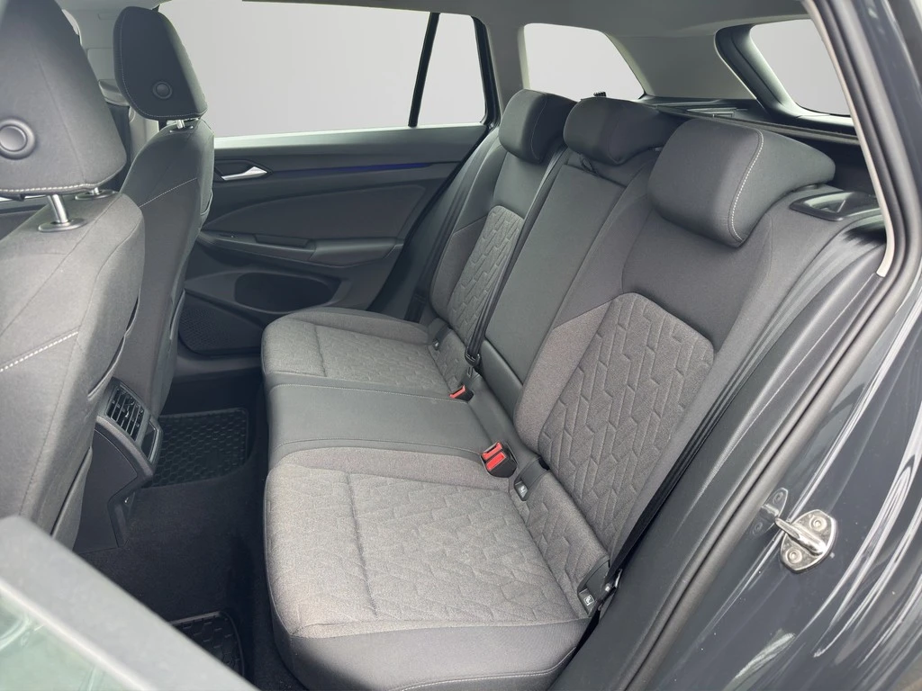 Volkswagen-Golf-image-7
