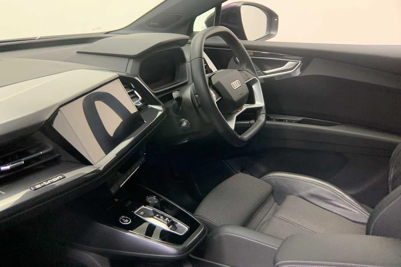 Audi-Q4 e-tron-image-1