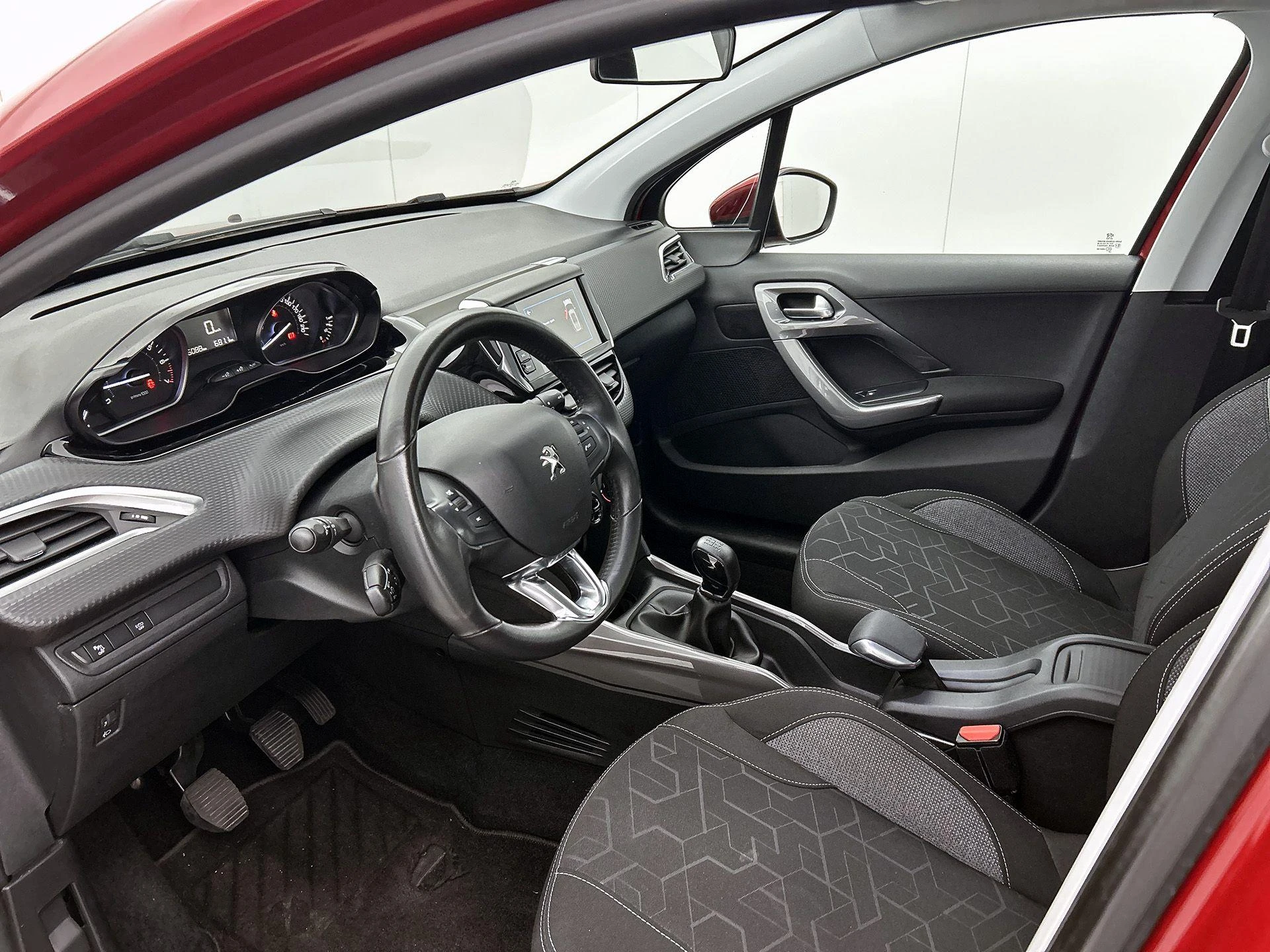 Peugeot-2008-image-10
